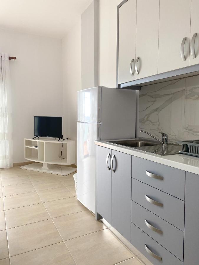 Family Apartments Himara Exterior photo