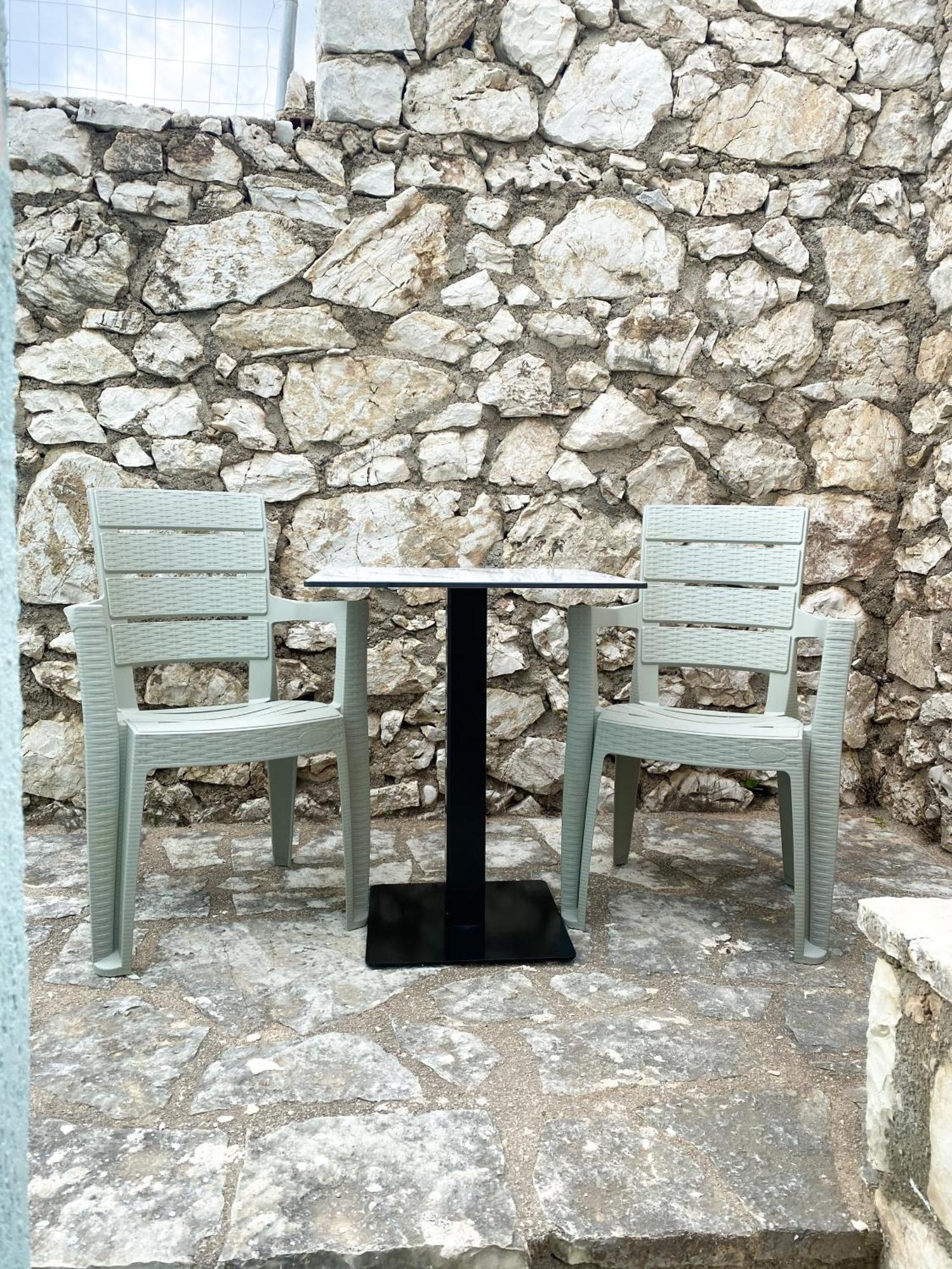 Family Apartments Himara Exterior photo